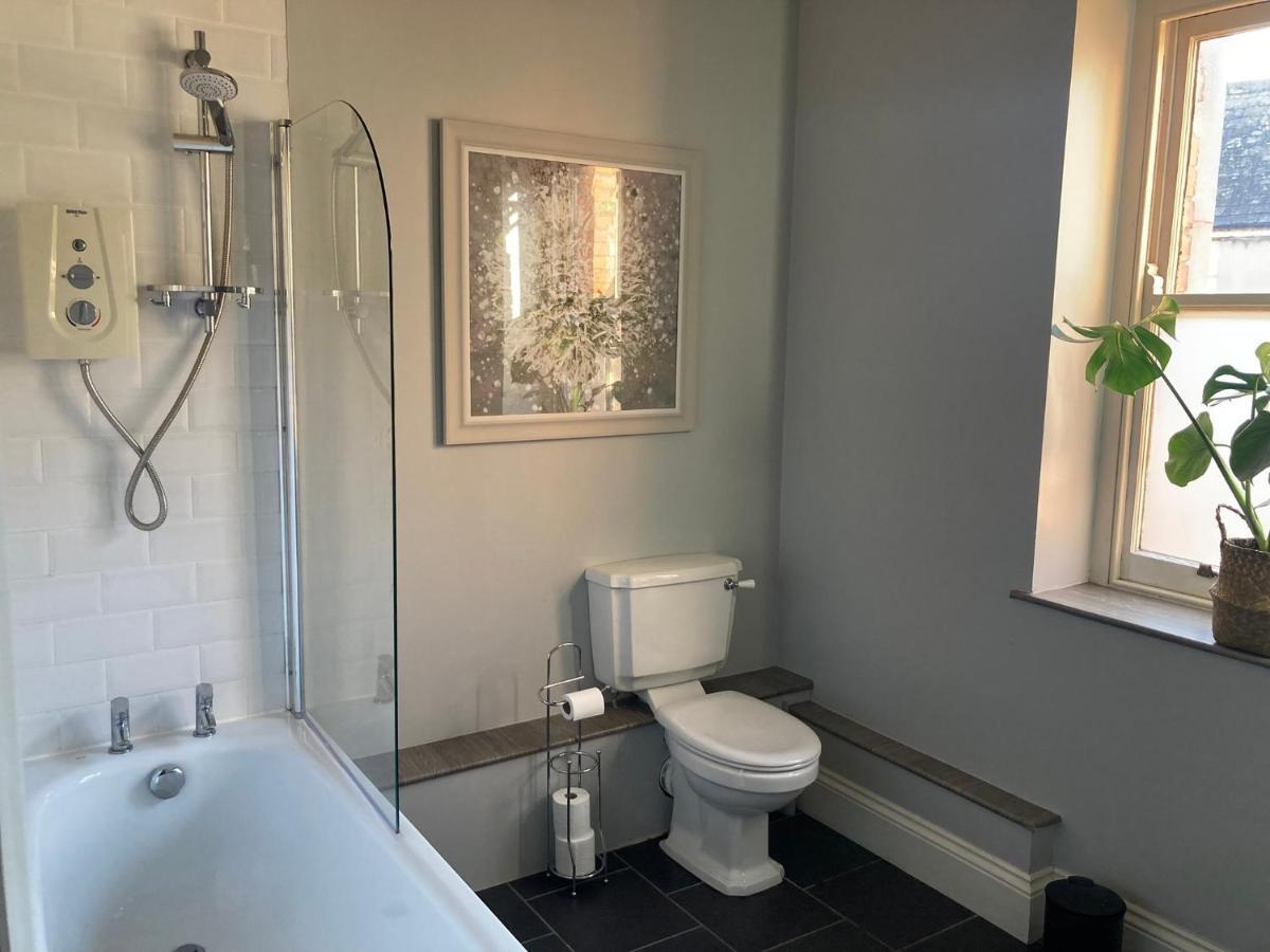 Stylish Flat In Yeovil Somerset Kültér fotó