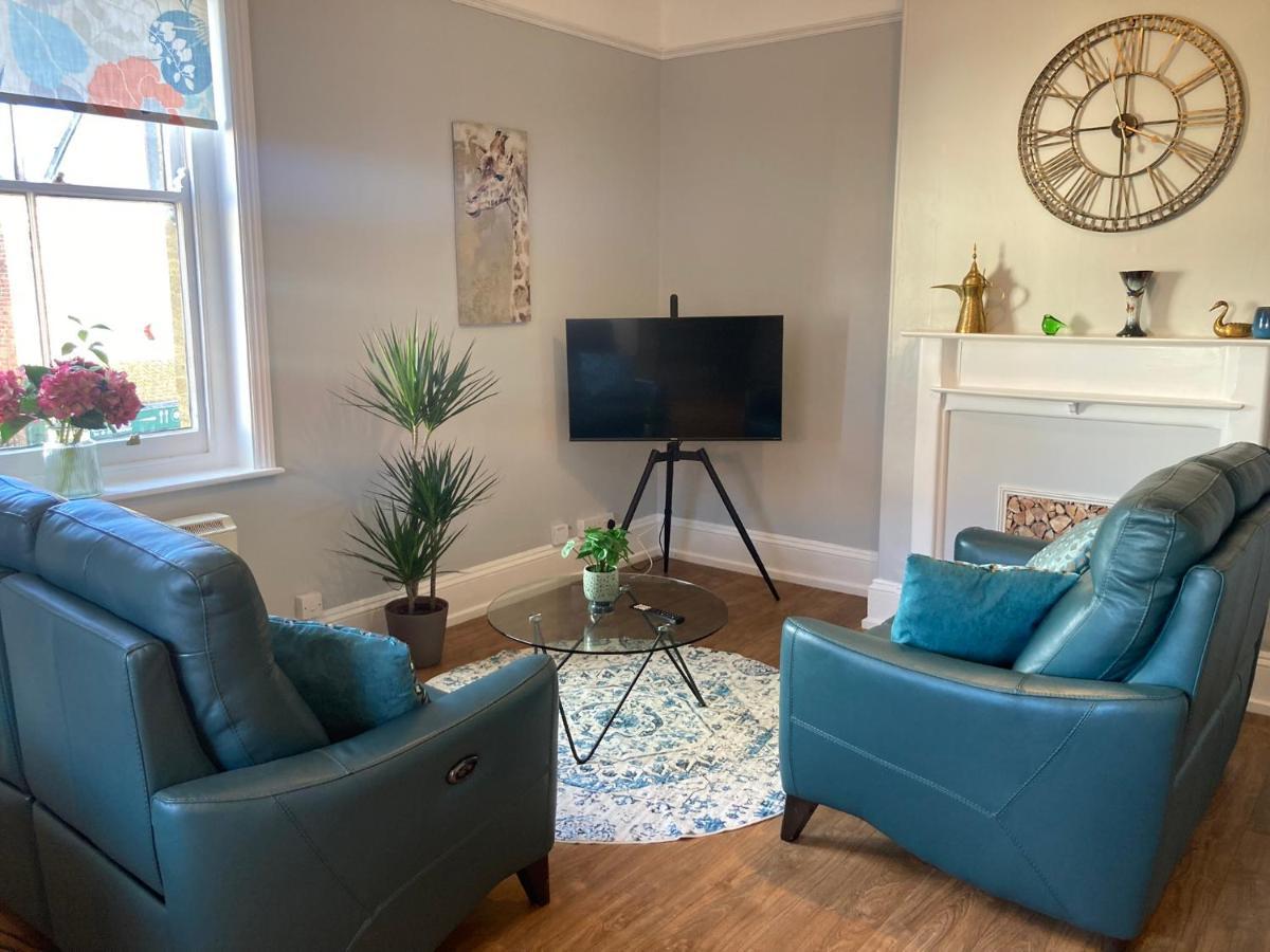 Stylish Flat In Yeovil Somerset Kültér fotó